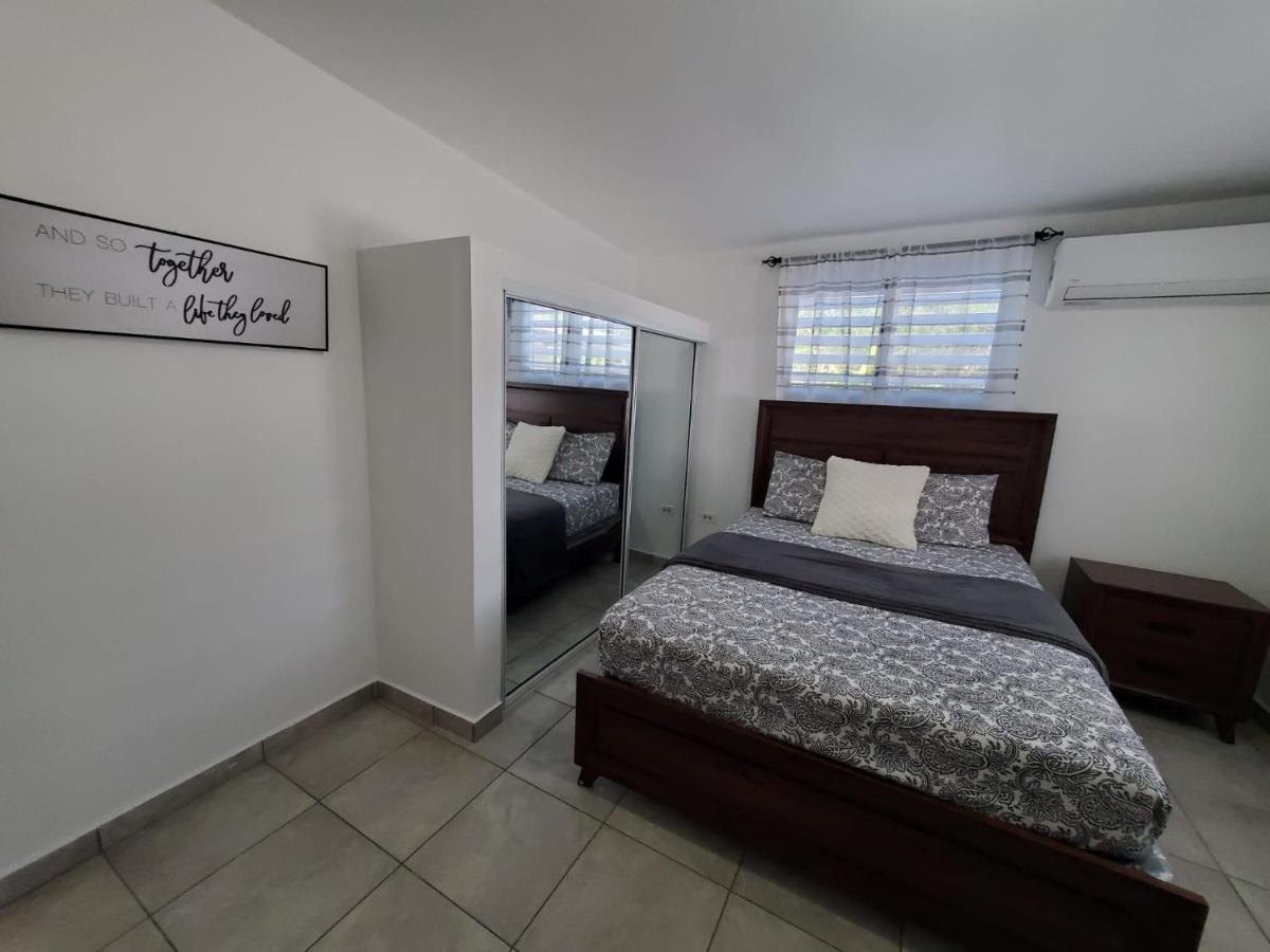 Aguadilla Sunrise Apt With Ac Wifi 8 Minute Walk From Crashboat Beach ภายนอก รูปภาพ