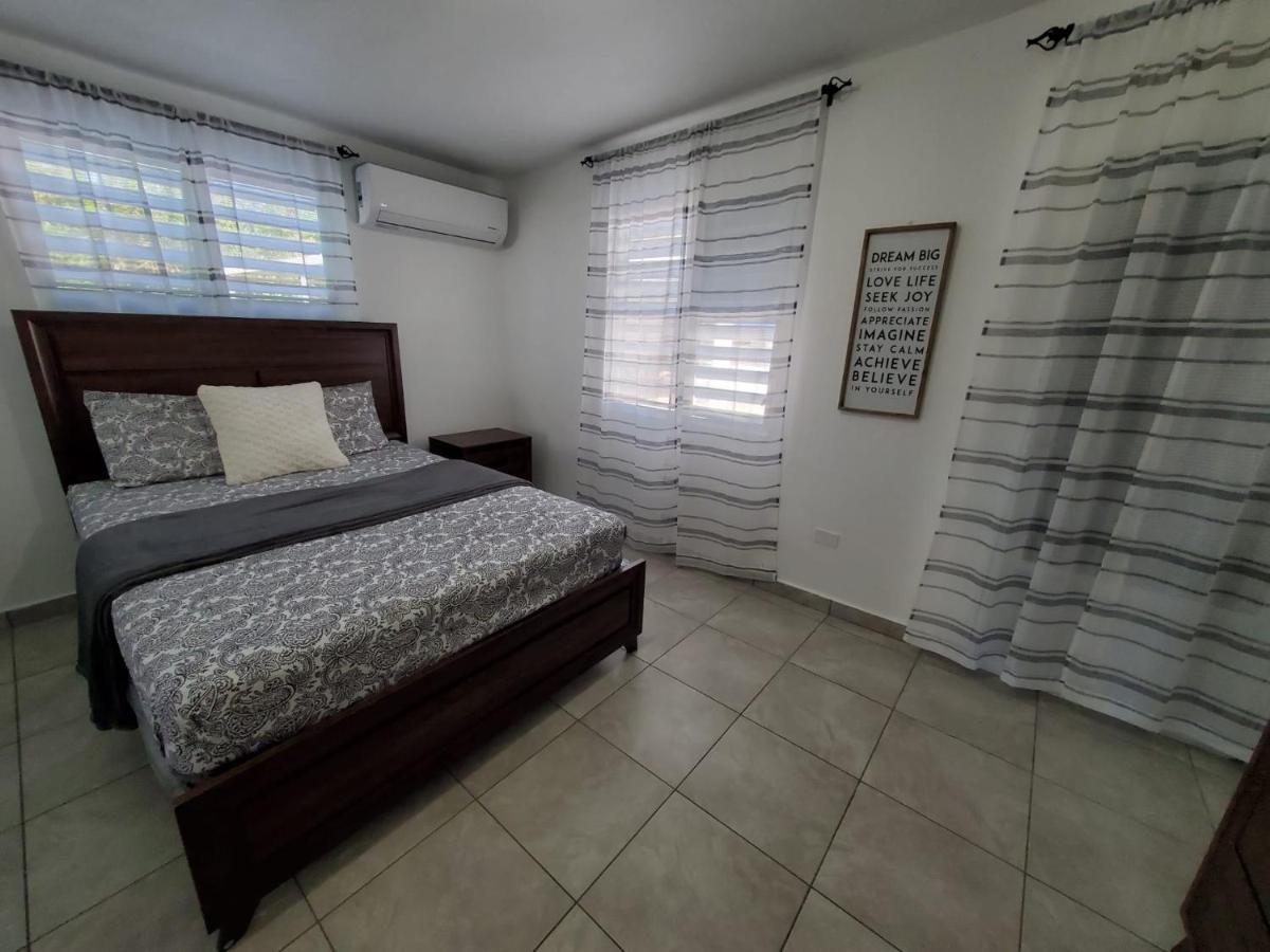 Aguadilla Sunrise Apt With Ac Wifi 8 Minute Walk From Crashboat Beach ภายนอก รูปภาพ