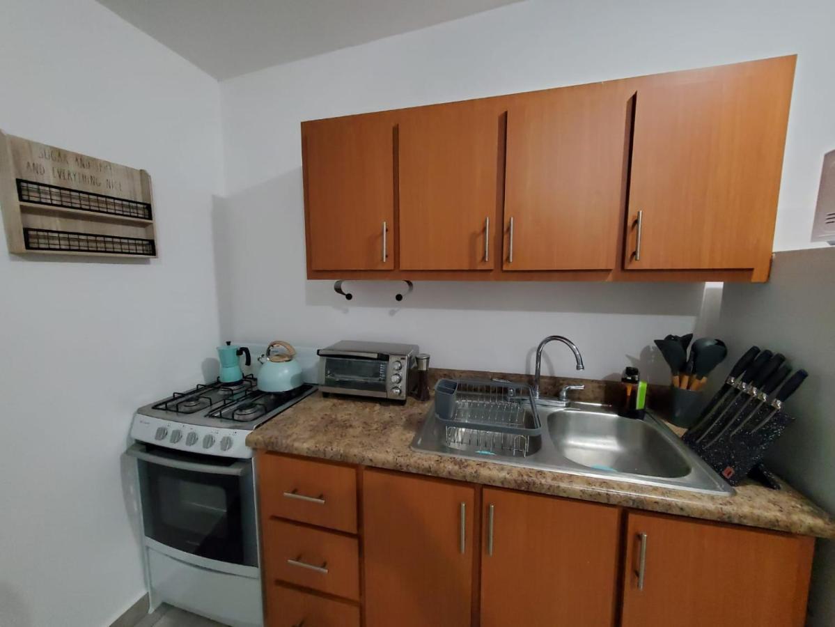 Aguadilla Sunrise Apt With Ac Wifi 8 Minute Walk From Crashboat Beach ภายนอก รูปภาพ